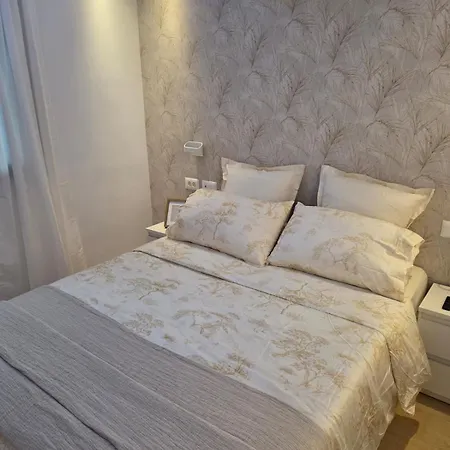 Luxury Alondras E108 Apartmán *